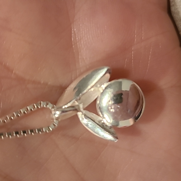 Natural freshwater pearl with leaves sterling silver necklace - Picture 2 of 4